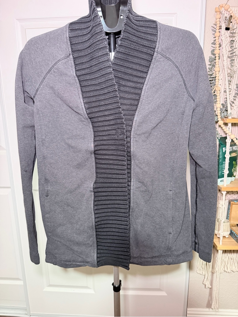 Lululemon Womenโs Gray Ribbed-Trim Jacket